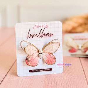 CARTÃO BORBOLETA 3D DOURADO BRINCO PÉROLA LEMBRANCINHA DIA DA MULHER Borboleta 3D em Papel Vegetal com Gliter Dourado    Papel Fotográfico 180g 